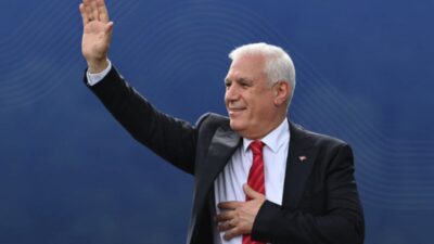 Bursa'da Büyükşehir Belediyesi davası devam ediyor. Güncel gelişmeleri takip ederek