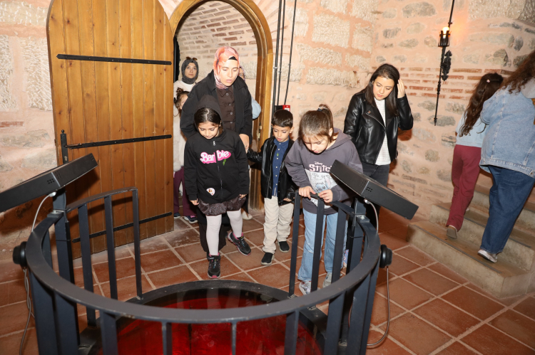 Bursa'da Çocuklara Tarih ve Sanat Atölyesi
