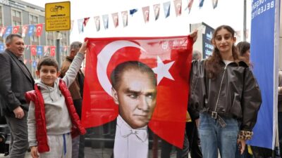 Bursa’da Cumhuriyet coşkusu, kentin dört bir yanına asılan Ata posterleriyle