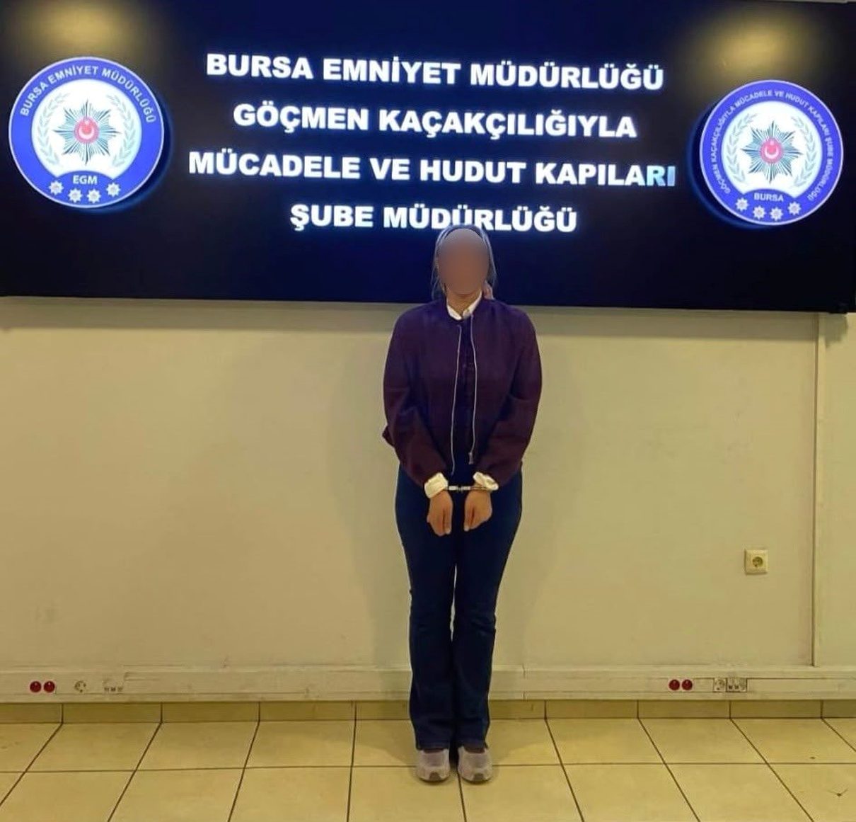 Bursa'da dolandırıcı kadın yakalandı. Güvenlik güçleri, olayla ilgili detayları ve