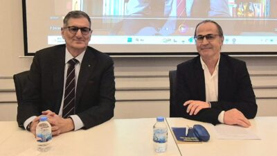 Bursa'da gerçekleştirilen Felsefe ve Yaşam Çalıştayıyla, felsefenin yaşamla bütünleştiği bilgi