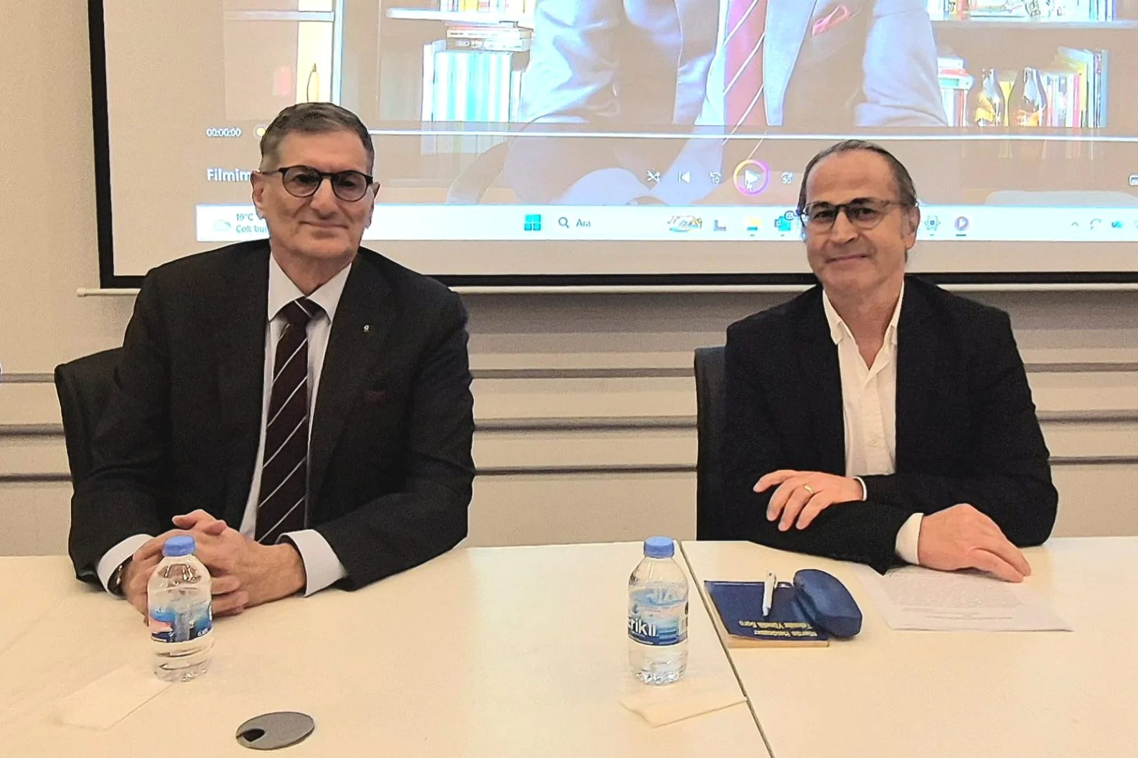 Bursa'da gerçekleştirilen Felsefe ve Yaşam Çalıştayıyla, felsefenin yaşamla bütünleştiği bilgi