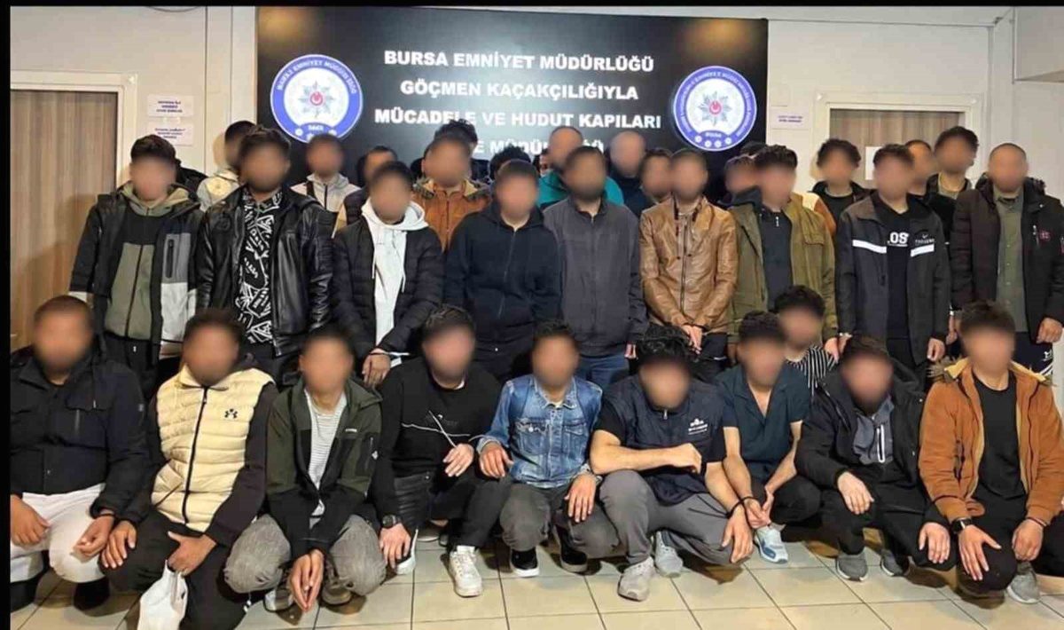 Bursa'da gerçekleştirilen operasyonla göçmen kaçakçılığına karşı ciddi adımlar atıldı. Güvenlik