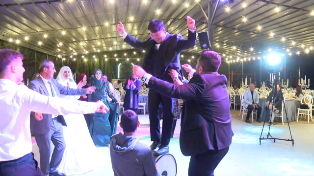 Bursa'da Güney Koreli Damat Türkiye'yi Sevdi