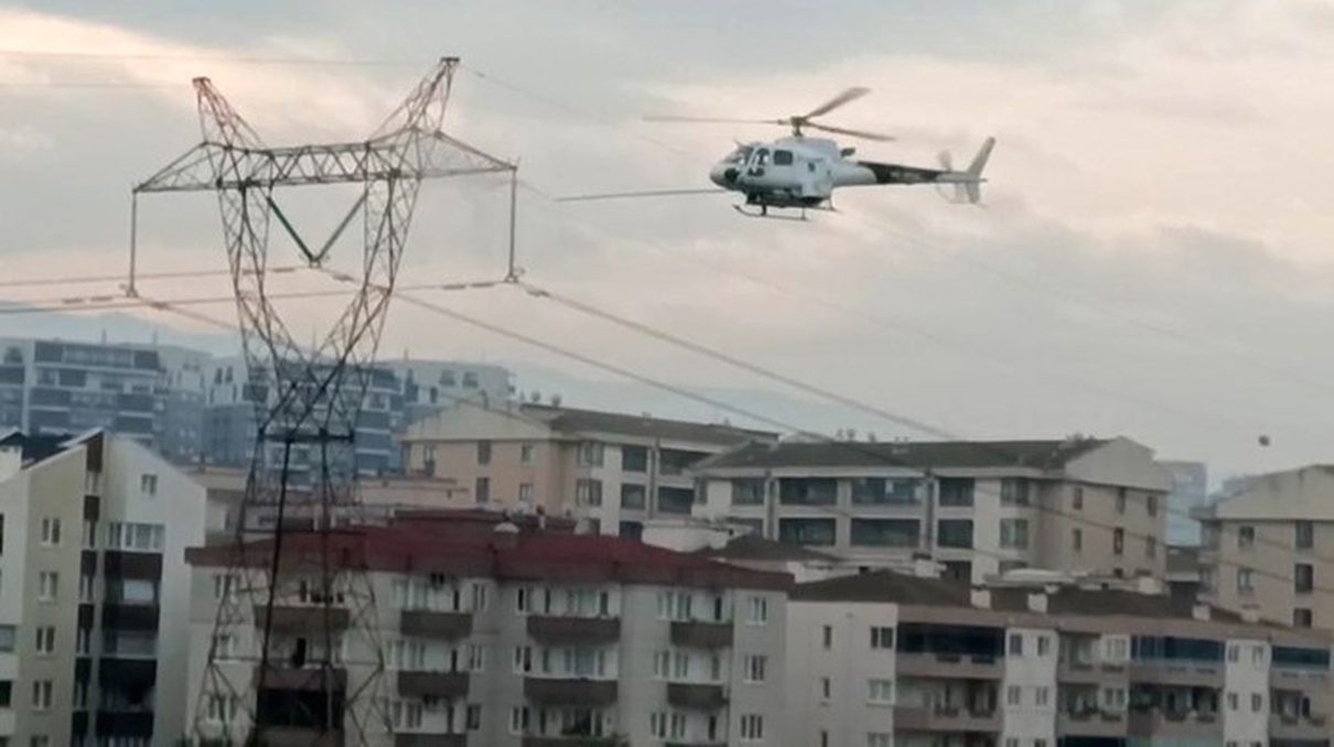 Bursa’da helikopterle gerçekleştirilen hat bakım çalışmaları ilgi gördü; yüksek gerilim
