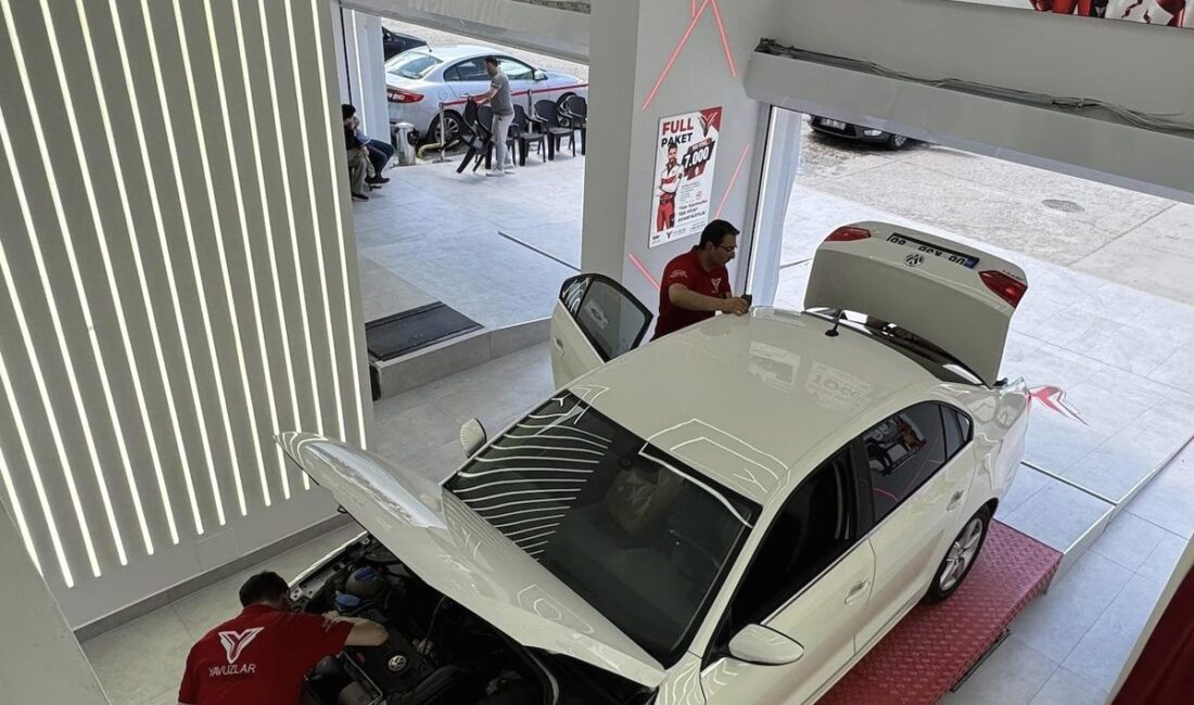 Bursa'da gerçekleşen hırsızlık olayı kamera kayıtlarına yansıdı. Güvenlik kameraları suçluyu