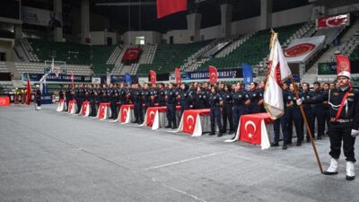 Bursa'da gerçekleşen itfaiye personeli mesleki töreni, mesleki etik ve sorumluluk