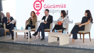 Bursa'da düzenlenen Kadın Eşitliği Zirvesi, toplumsal cinsiyet eşitliği ve kadın