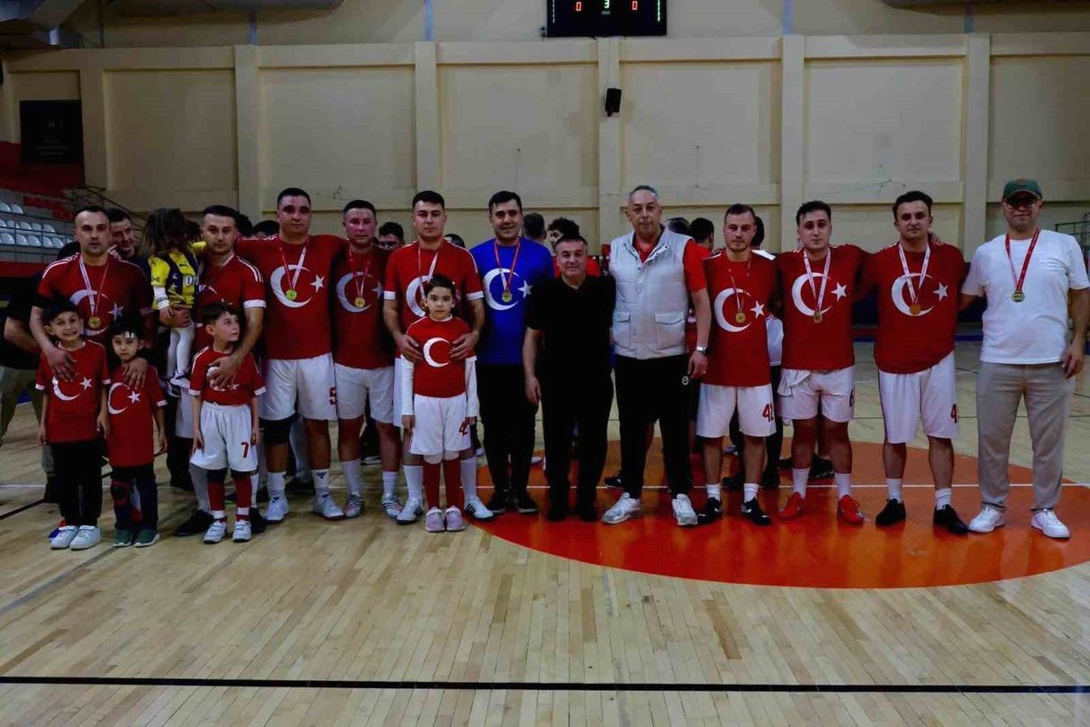 Bursa’da düzenlenen Kamu Spor Oyunları’nda şampiyonlar belli oldu. Dereceye giren
