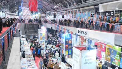 Bursa'da gerçekleşen Kitap Günleri büyük ilgi gördü, fuar boyunca kültür