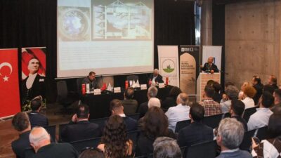Bursa’da düzenlenen mimarlık paneli, sektör temsilcilerini bir araya getirerek bilgi