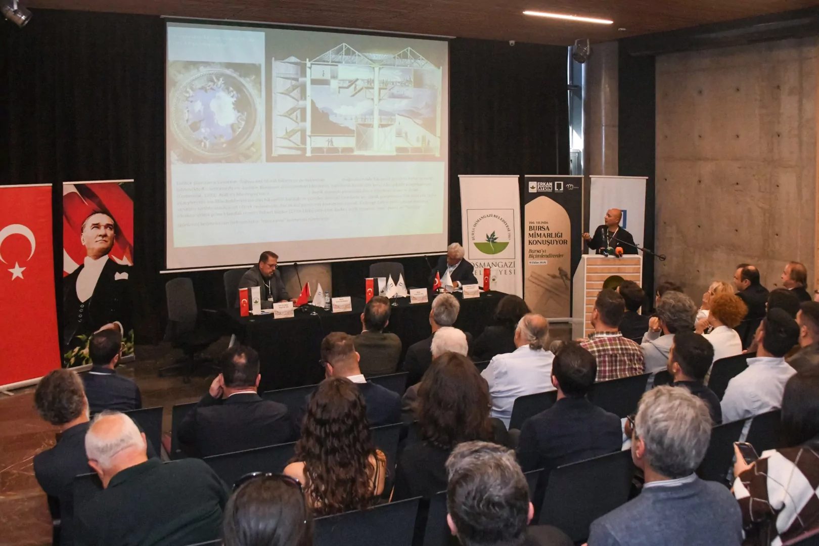 Bursa’da düzenlenen mimarlık paneli, sektör temsilcilerini bir araya getirerek bilgi
