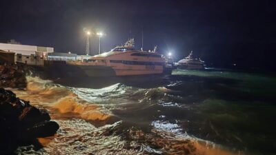 Bursa'da okullar yeni eğitim yılına hazırlıklarını sürdürüyor. Modern sınıflar ve