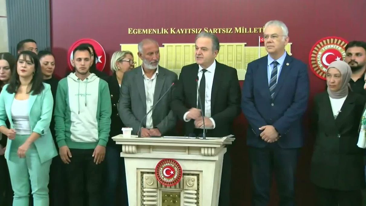 Bursa'da saatli eve çıkan yangın itfaiye ekipleri tarafından başarıyla söndürüldü.