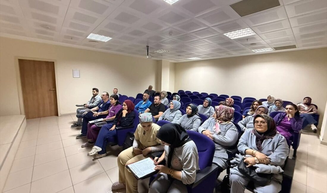 Bursa'da sağlık çalışanlarına yönelik temizlik eğitimiyleHijyen standartlarının yükseltilmesi ve sağlık