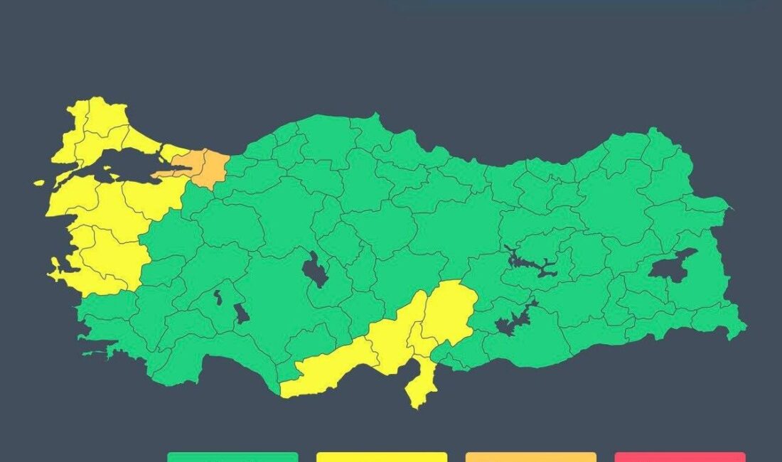 Bursa'da şiddetli sağanak etkili oldu. Yoğun yağışlar nedeniyle ulaşım aksadı,