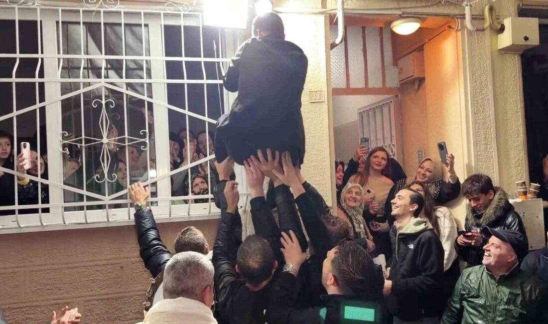 Bursa'da şiddetli yağışa rağmen gerçekleşen düğün, coşku ve mutluluğun birlikteliğini