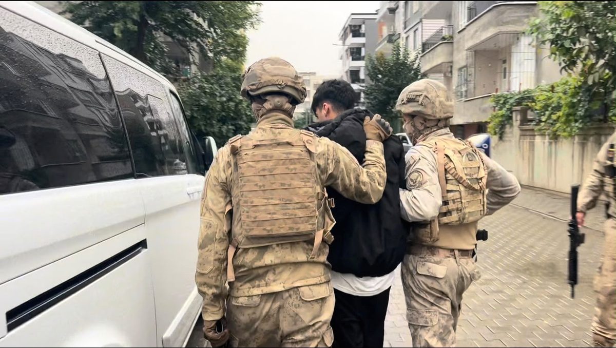 Bursa'da gerçekleşen silahlı saldırıda iki kişi yaralandı. Güvenlik güçleri olayla