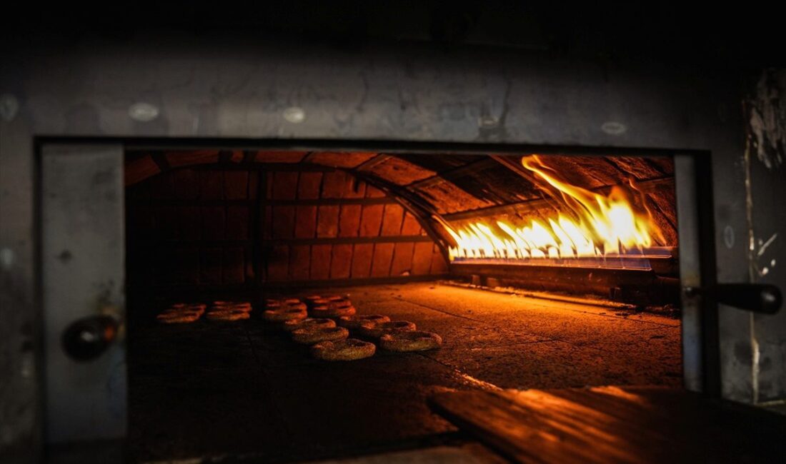 Bursa’da simit kültürü, farklı çeşitler ve yeni lezzetlerle zenginleşiyor; kentin
