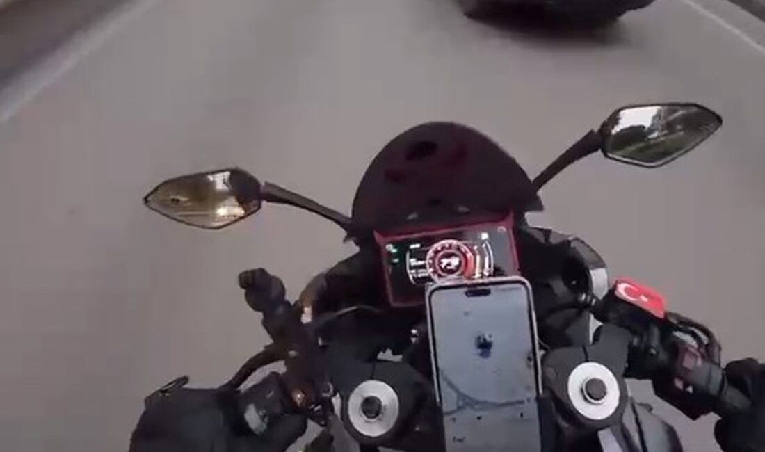 Bursa’da sinyal vermeden şerit değiştiren otomobile çarpan motosiklet kazasıyla ilgili