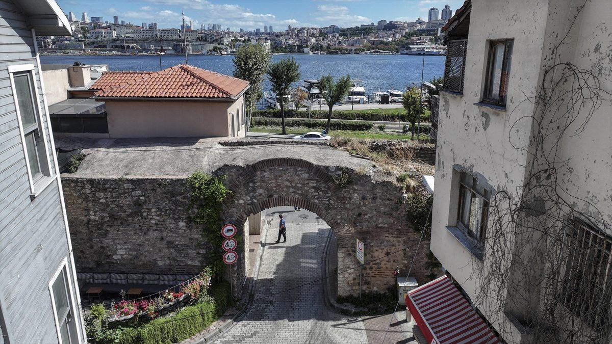 Bursa'da tarihi kapıların detaylı incelemesi ve tarihi önemi hakkında kapsamlı