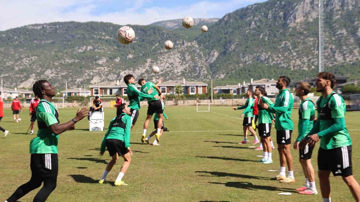 Bursa'da gerçekleşen trafik kazasında 3 kişi yaralandı. Olayla ilgili detaylar
