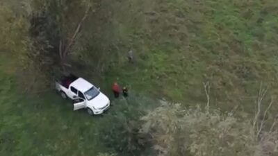 Bursa'da gerçekleştirilen operasyonda yasaklı teypler ele geçirildi. Güvenlik önlemleri arttırılarak