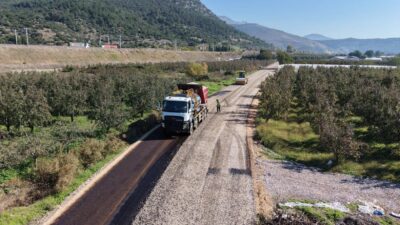 Bursa'da ulaşım altyapısında önemli yol yenileme çalışmaları gerçekleştirilmektedir. Güncel gelişmeleri