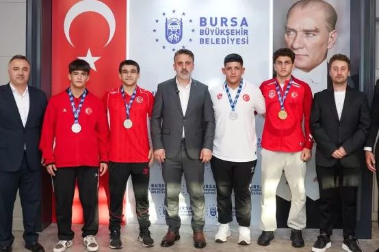 Bursa'daki Balkan Güreş Şampiyonası'nda elde edilen zaferlerin detayları ve kazanılan