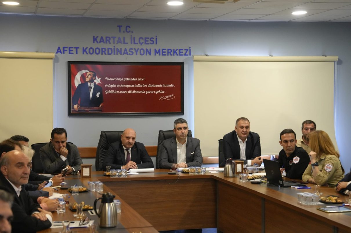 Bursa'da gerçekleştirilen deprem tatbikatı, afet acil durum hazırlıklarının ciddiyetini ve