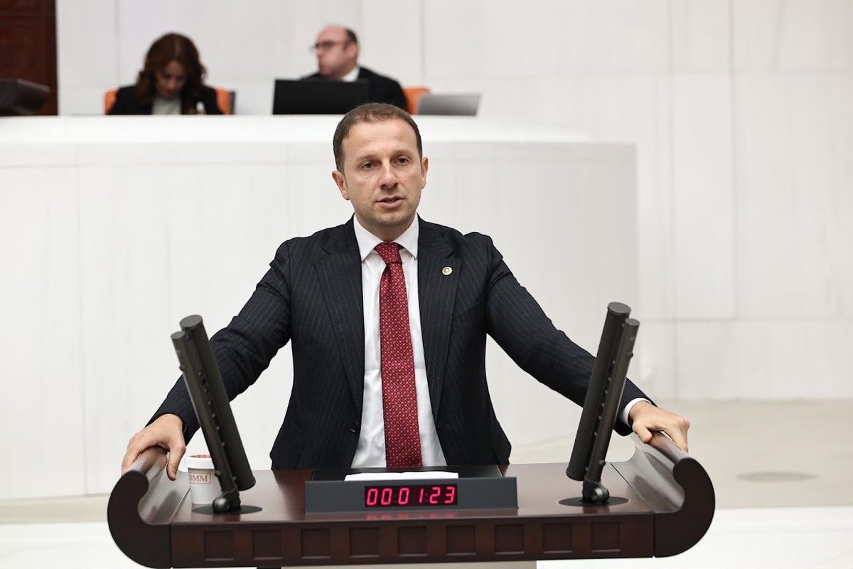 Bursa'daki kayyum tartışması üzerine detaylı analiz ve güncel gelişmeler. Resmi