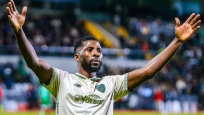 Bursasporlu Iheanacho, taraftarlara duyduğu sevgiyi dile getirerek yeşil-beyazlı camiaya anlamlı