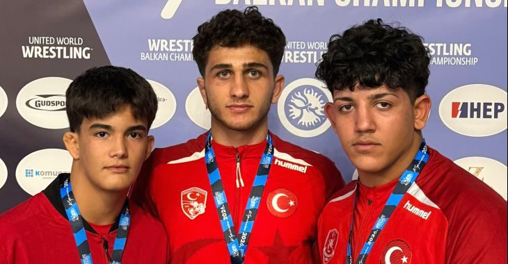 Bursa Büyükşehir Belediyespor Kulübü sporcuları, Hırvatistan'da gerçekleştirilen Yıldızlar Balkan Güreş