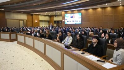 Bursa Büyükşehir Belediyesi bünyesinde görev alacak 175 stajyer öğrencinin kuruma