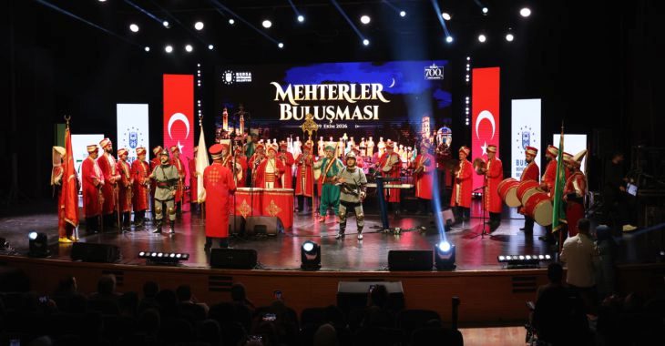 Bursa’nın fethinin 700. yılı etkinlikleri kapsamında düzenlenen ‘Mehterler Buluşması’, meydan