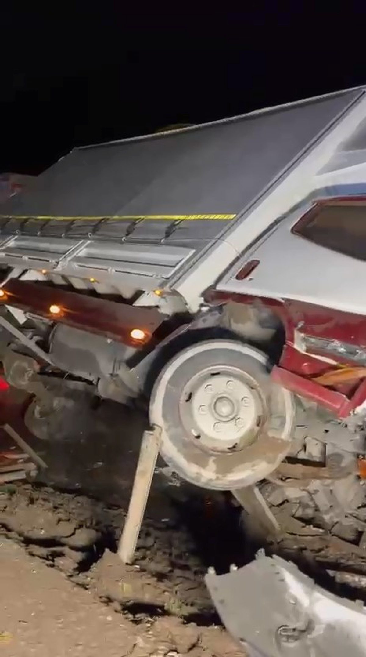 Gemlik-Orhangazi yolunda yaşanan ölümcül kaza sonrası 4 araç çarpıştı. Ayrıntılar
