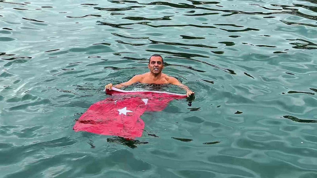 Gemlik’te Cumhuriyet Bayramı, denizden kıyıya uzanan coşkulu etkinliklerle kutlandı; vatandaşlar