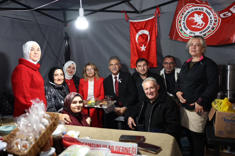 Gemlik’te Cumhuriyet Coşkusu Meydanlara Taştı