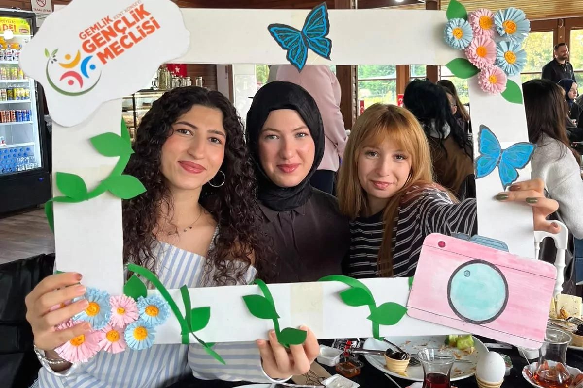 Gemlik'te gerçekleşecek olan Gençlik Buluşması, gençlerin katkısıyla güçleniyor. Katılım ve