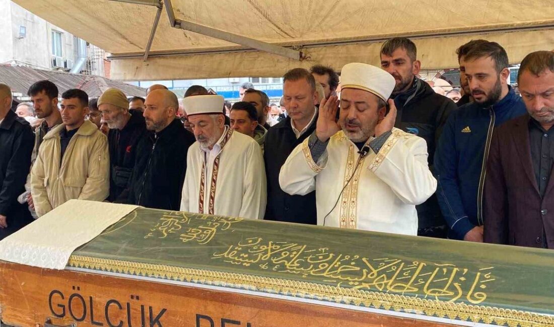 Gölcük’te öldürülen meclis üyesi, düzenlenen cenaze töreninin ardından toprağa verildi.