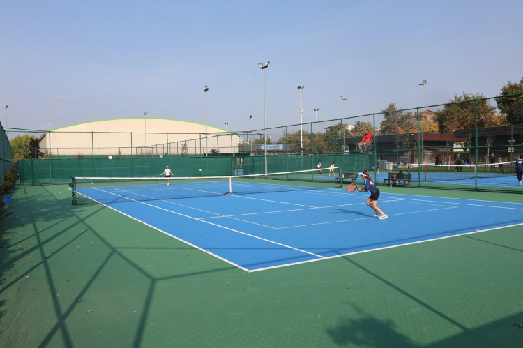 Hüdavendigar’da Cumhuriyet Tenis Turnuvası Düzenlendi
