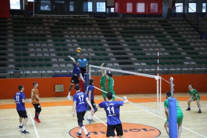 İnegöl Belediyespor Voleybol Takımı Saha Gücünü Artırıyor