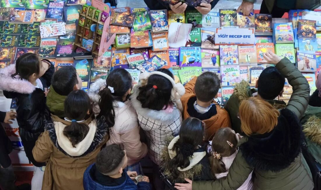 İnegöl Kitap Günleri'nin 10. yılına özel etkinlikler ve edebi buluşmalarla
