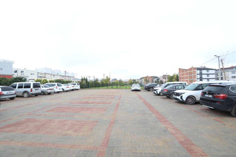 İnegöl’de 32 Araçlık Otopark Hizmete Açıldı