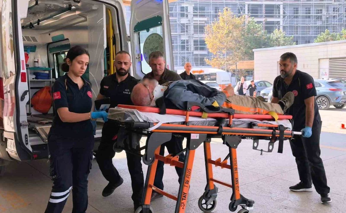İnegöl'de yaşanan çatı ustası kazasında bir kişi düşerek yaralandı. Olayla