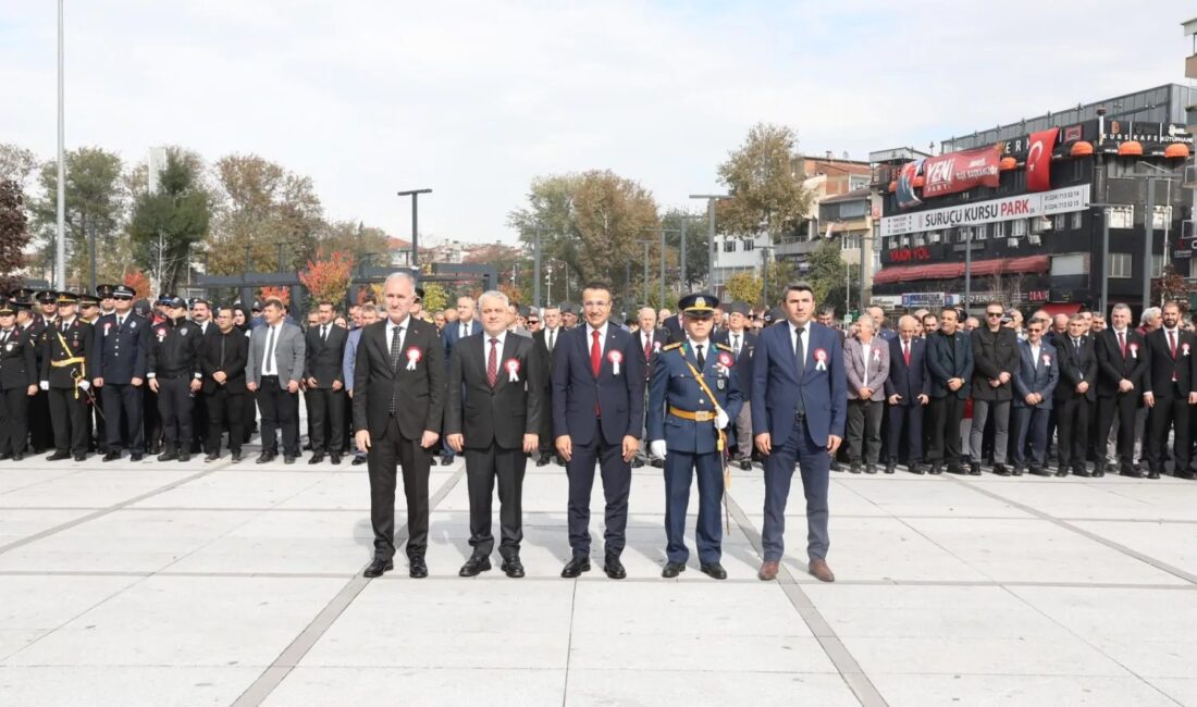 İnegöl’de Cumhuriyet Bayramı törenleri, coşkulu etkinlikler ve resmi programlarla başladı.