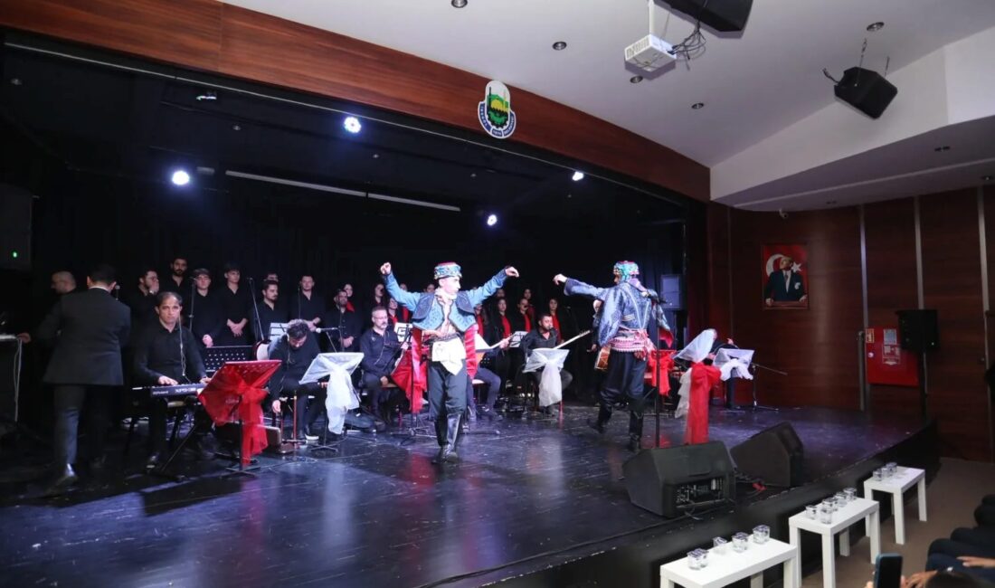 İnegöl’de Cumhuriyet Bayramı coşkusu, düzenlenen konserle kutlandı. Etkinlikte vatandaşlar bayram