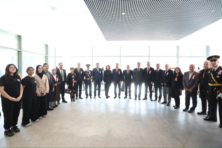 İnegöl’de Cumhuriyet Temalı Goblen Sergisi Açıldı