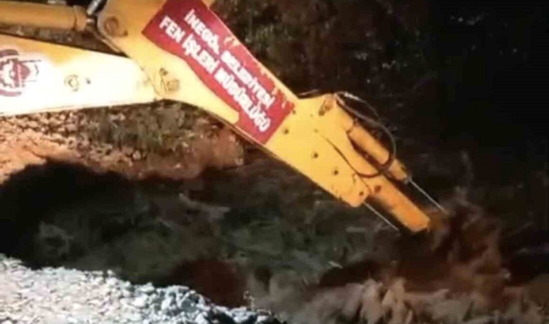 İnegöl'de dere köprüsü çökmesi nedeniyle sürücüler kurtarıldı. Olayla ilgili gelişmeler