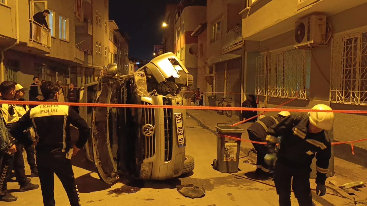 İnegöl'de kontrolden çıkan minibüsle gerçekleşen kaza ile ilgili detaylar ve